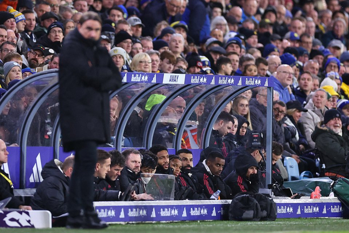 中轴则负责 中轴则负责